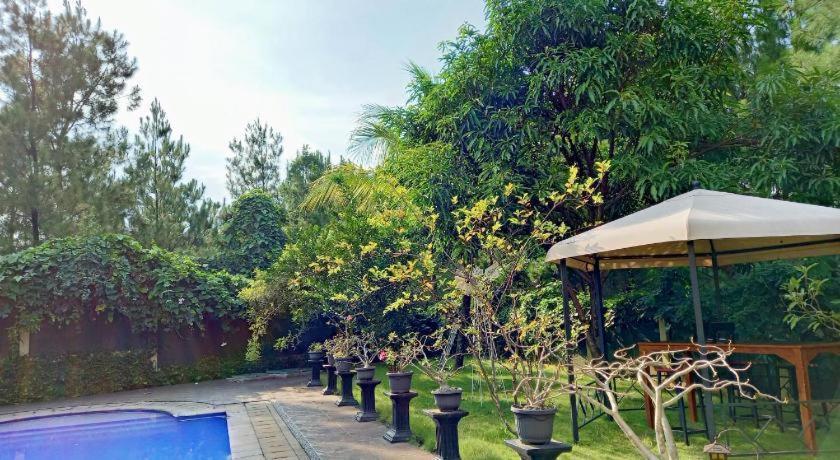 Villa Gathering Yuni Syahla Citaringgul Buitenkant foto